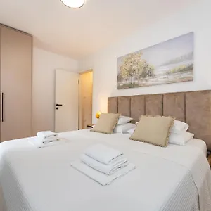 Penzion Almaris, Mandre